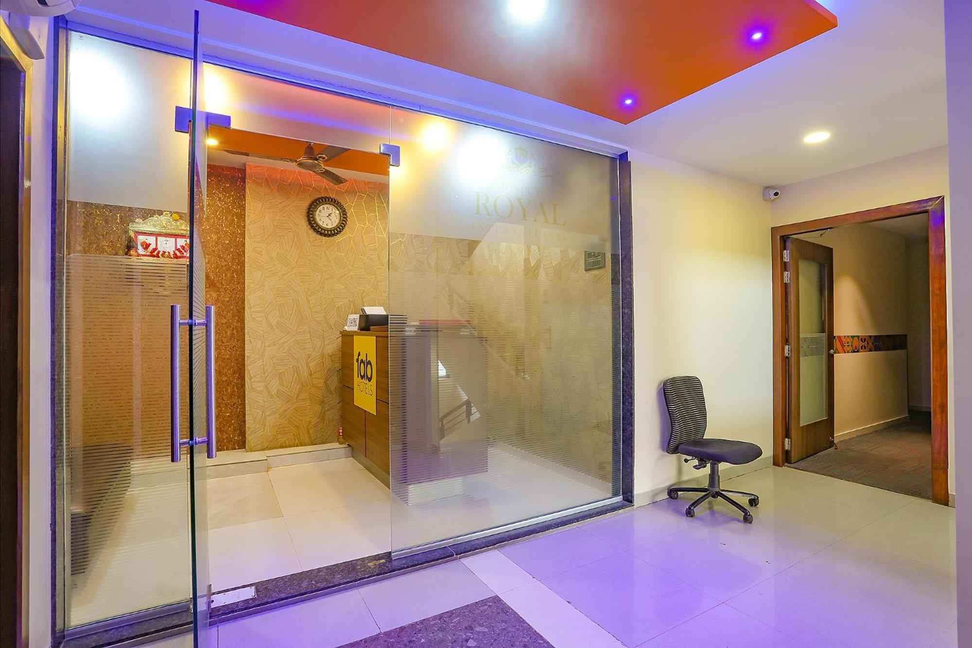 Fabhotel Royal International - Nr Mumbai International Airport Экстерьер фото